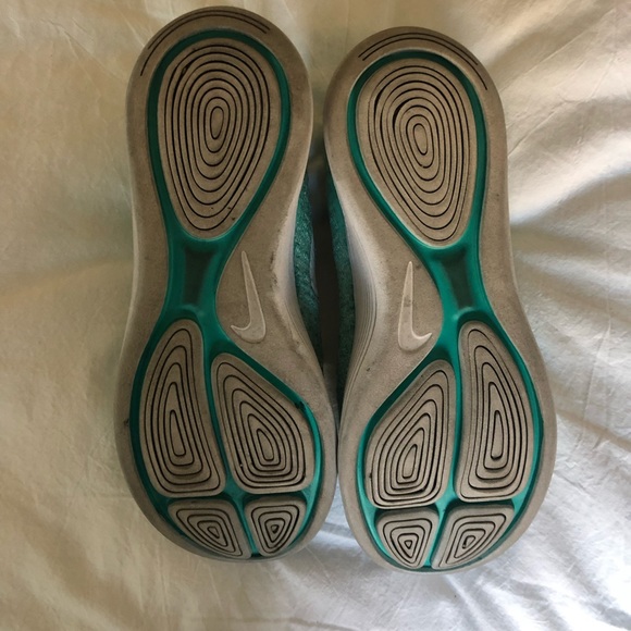 Nike Lunar Epic Flyknit running shoes - Picture 3 of 4